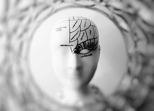 Avaliação Psicológica para Habilidades Específicas pode ajudar no recrutamento e seleção, ao avaliar candidatos para funções que exigem competências específicas.